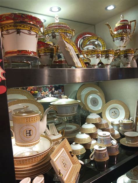 fake hermes dinnerware - how to identify Hermes pieces.